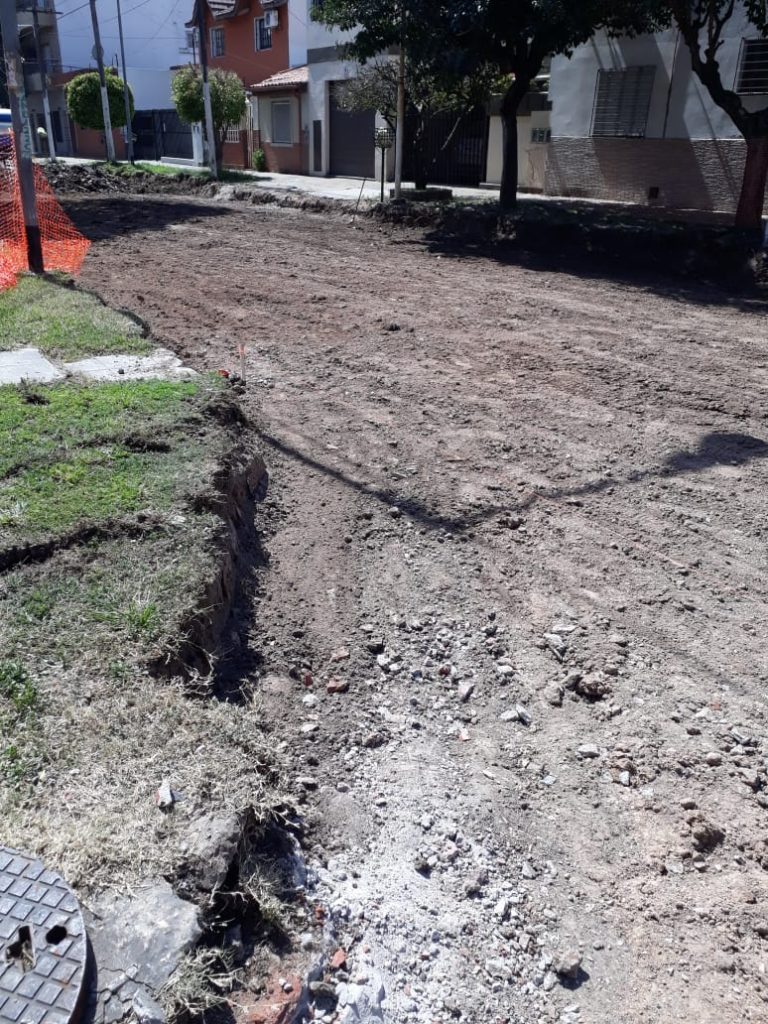 Terreno nivelado y compactado previo al inicio de pavimentación